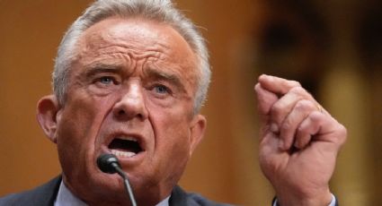 Demócratas piden la destitución de Kennedy Jr. durante su comparecencia en el Senado