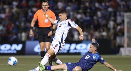 El árbitro mexicano Marco ‘Gato’ Ortiz señala polémico penalti contra la Costa Rica que dirige el ‘Piojo’ Herrera; los ticos empatan en Nicaragua