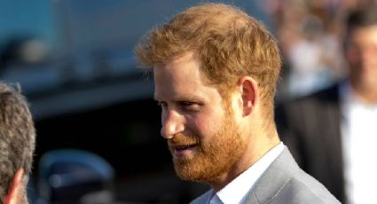 El príncipe Harry viaja a Reino Unido; es su primera visita desde abril debido a distanciamiento con la familia real