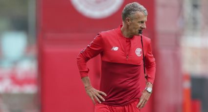 El Toluca femenil informa que su entrenador, Patrice Lair, sufrió un “fuerte dolor en el pecho”, pero ya está fuera de peligro