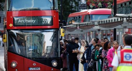 Evacuan terminal del aeropuerto Heathrow, de Londres, por incidente con "materiales peligrosos"