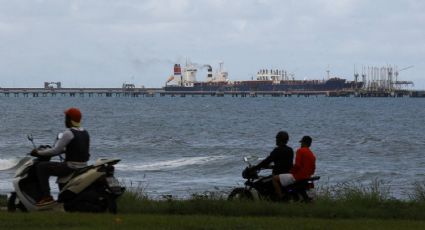 Regresan a Venezuela cuatro buques petroleros tras zarpar en "modo oculto": Pdvsa