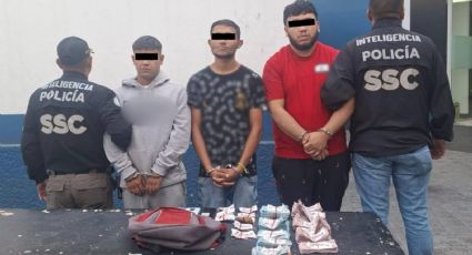 Detienen a tres sujetos por extorsión a un comerciante en el Centro Histórico de la CDMX