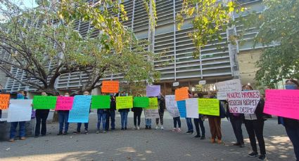 Protesta de trabajadores de la Biblioteca Vasconcelos: denuncian despidos injustificados y discriminación