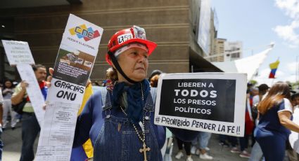 Familiares de presos políticos exigen liberación de sus parientes tras muerte de policía en Venezuela