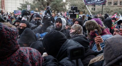 Se enfrentan en Minneapolis manifestantes a favor y en contra del ICE durante redada migratoria