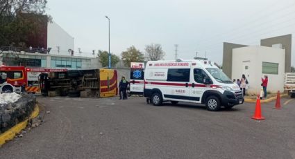 Volcadura de camión de pasajeros deja 12 heridos en Morelia