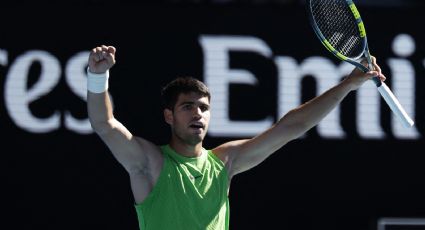 Carlos Alcaraz supera un inicio incierto y avanza a tercera ronda en el Abierto de Australia