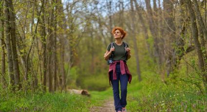 Qué actividades físicas reducen más la mortalidad: caminar es la mejor y nadar la peor