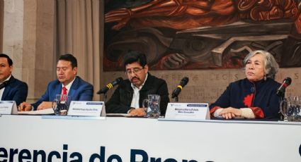 "Tenían fallas mecánicas sólo por caer en un bachecito": Hugo Aguilar intenta justificar la renovación de camionetas