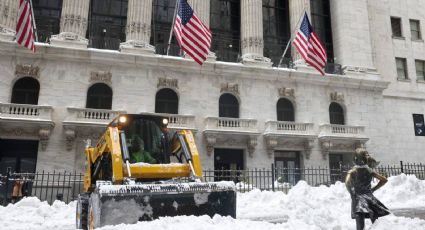 Van 15 personas muertas por la tormenta invernal en Estados Unidos; 800 mil hogares no tienen electricidad
