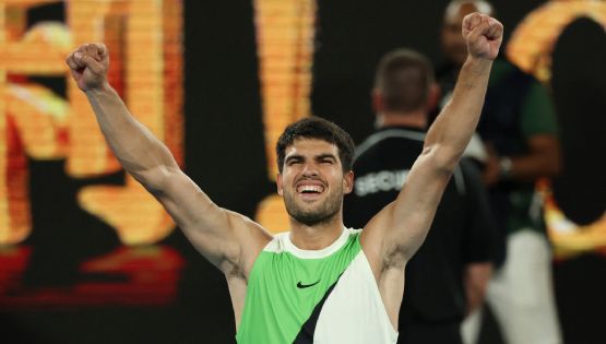 Carlos Alcaraz acaba con De Miñaur y jugará ante Alexander Zverev su primera semifinal del Abierto de Australia