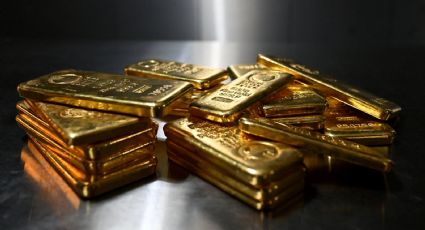 Oro saca brillo: rompe récord de más de 5 mil 300 dólares por onza ante incertidumbre global