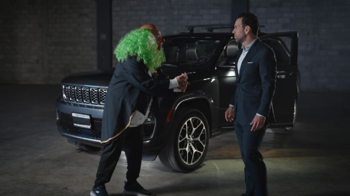 Brozo y Loret llegan en blindada camioneta del año a Davos para platicar de la hipocresía nacional