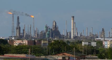 Congreso de Venezuela aprueba ley para reducir el control gubernamental de la industria petrolera