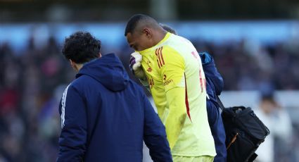 John Victor, portero del Nottingham Forest, comete error que les cuesta la derrota y segundos después sale entre lágrimas por supuesta lesión