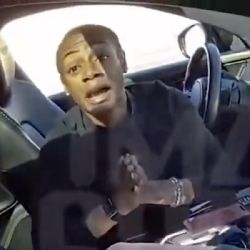 Medallista olímpica Sha’Carri Richardson es detenida por conducir a exceso de velocidad; su novio, también atleta, es arrestado por posesión de drogas