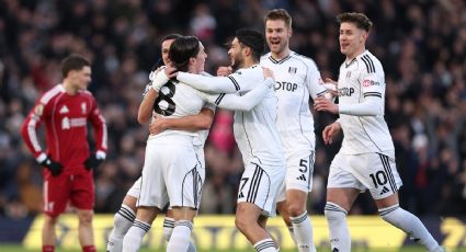 ¡Anda encendido! Raúl Jiménez consigue espectacular asistencia de primera intención en el agónico empate del Fulham ante el Liverpool