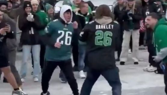 Violencia en la NFL: Aficionados de Eagles se pelean afuera de su estadio; varios fueron trasladados de urgencia al hospital