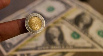 Peso se debilita por la incertidumbre tras el ataque de EU en Venezuela: cotiza en 18.02 por dólar