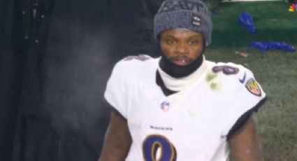 Lamar Jackson, quarterback de Ravens, desata burlas por 'cantar victoria'; luego muestra su ira al lanzar una botella