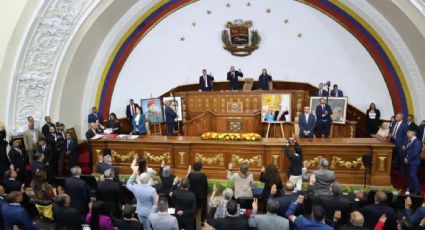 Colocarán un clavel rojo en la curul de la diputada Cilia Flores, esposa de Maduro