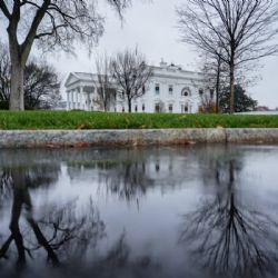 Administración Trump rescinde regulaciones de política ambiental