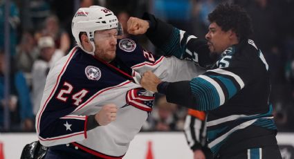¡Encienden el hielo a golpes! Jugadores de hockey protagonizan la primera gran pelea del año en la NHL