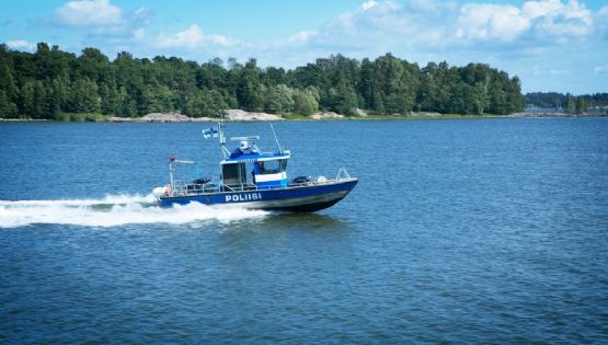 Finlandia confisca un buque sospechoso por la rotura de un cable submarino de telecomunicaciones