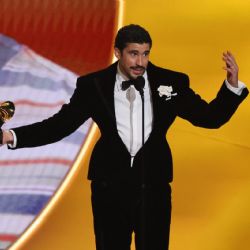 Bad Bunny se encumbra con el premio a "Debí tirar más fotos" como mejor álbum del año en los Grammy