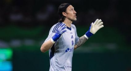 ¿Profe: puedo ir al baño? Portero del Cruzeiro recibe permiso del árbitro para salir al sanitario y volver en pleno partido