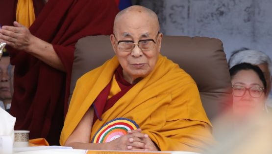 El dalái lama hace historia: gana su primer Grammy por mejor audiolibro