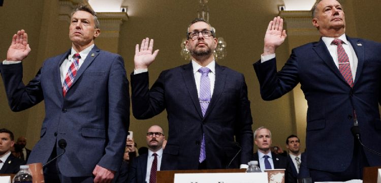 Jefes de migración de Trump defienden las redadas migratorias ante el Congreso de EU