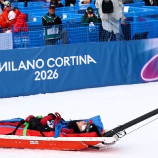 Atleta sufre escalofriante caída en snowboard de JO de Invierno