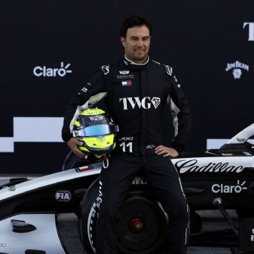 El Cadillac de Checo Pérez se llamará MAC-26 en honor a Mario Andretti