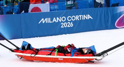 Atleta china sufre escalofriante caída en la prueba de snowboard de los JO de Invierno; es rescatada tras quedar inmóvil sobre la nieve