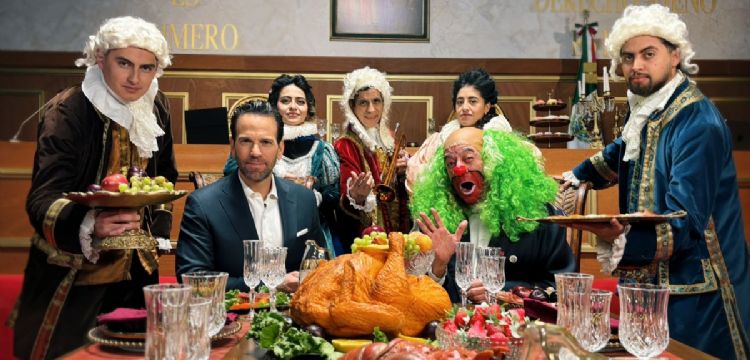 Brozo y Loret son convidados al banquete más lujoso de México: el de la Suprema Corte de Oro