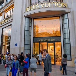 Multan a Louis Vuitton con 590 mil dólares en Países Bajos por no prevenir el lavado de dinero