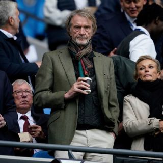 Copropietario del Manchester United se disculpa tras comentario contra inmigrantes