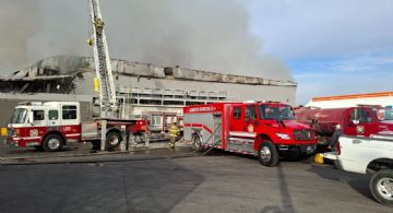 Se incendia por completo tienda Sam's Club en Hermosillo tres meses después del siniestro en Waldo's