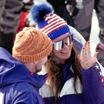 Atleta pierde medalla por una caída y su novio la consuela pidiéndole matrimonio