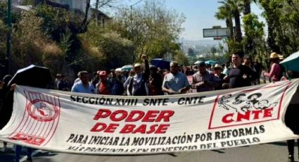 Maestros de la CNTE marchan en Michoacán para exigir la contratación de cinco mil docentes de educación básica
