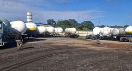 Aseguran 82 mil litros de presunto "huachicol" en inmuebles de Minatitlán, Veracruz