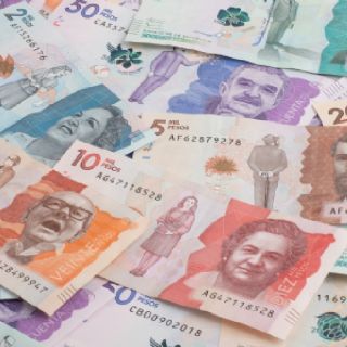 Colombia emite decretos de inversión forzosa a bancos ante emergencia económica