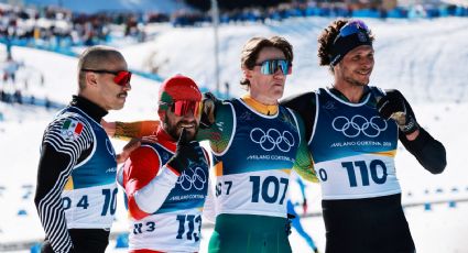 El mexicano Allan Corona realiza su sueño olímpico y lo celebra abrazando a los que llegan detrás de él en el esquí de fondo de Milano-Cortina