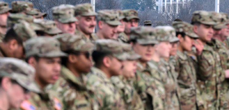 Ejército de EU se prepara ante posibles operaciones que durarían semanas en Irán