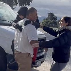 Caín Velásquez, excampeón de UFC de ascendencia mexicana, obtiene libertad condicional tras 11 meses en la cárcel; lo reciben con mariachi