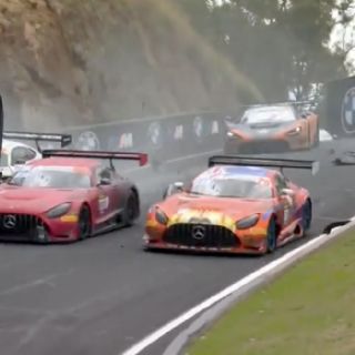 Doble accidente en Las 12 Horas de Bathurst: muere canguro atropellado y se presenta durísimo choque