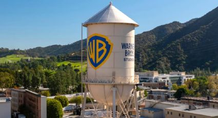 Warner Bros plantea reanudar sus negociaciones con Paramount, reporta Bloomberg