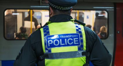 Británico fan de "Chucky" se declara culpable del homicidio de su padre y lesiones a su madre